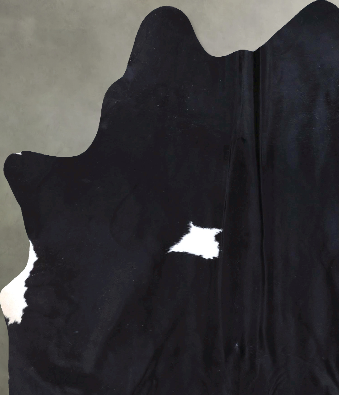 Black and White X-Large Brazilian Cowhide Rug 7'5"H x 5'10"W #B19912 b