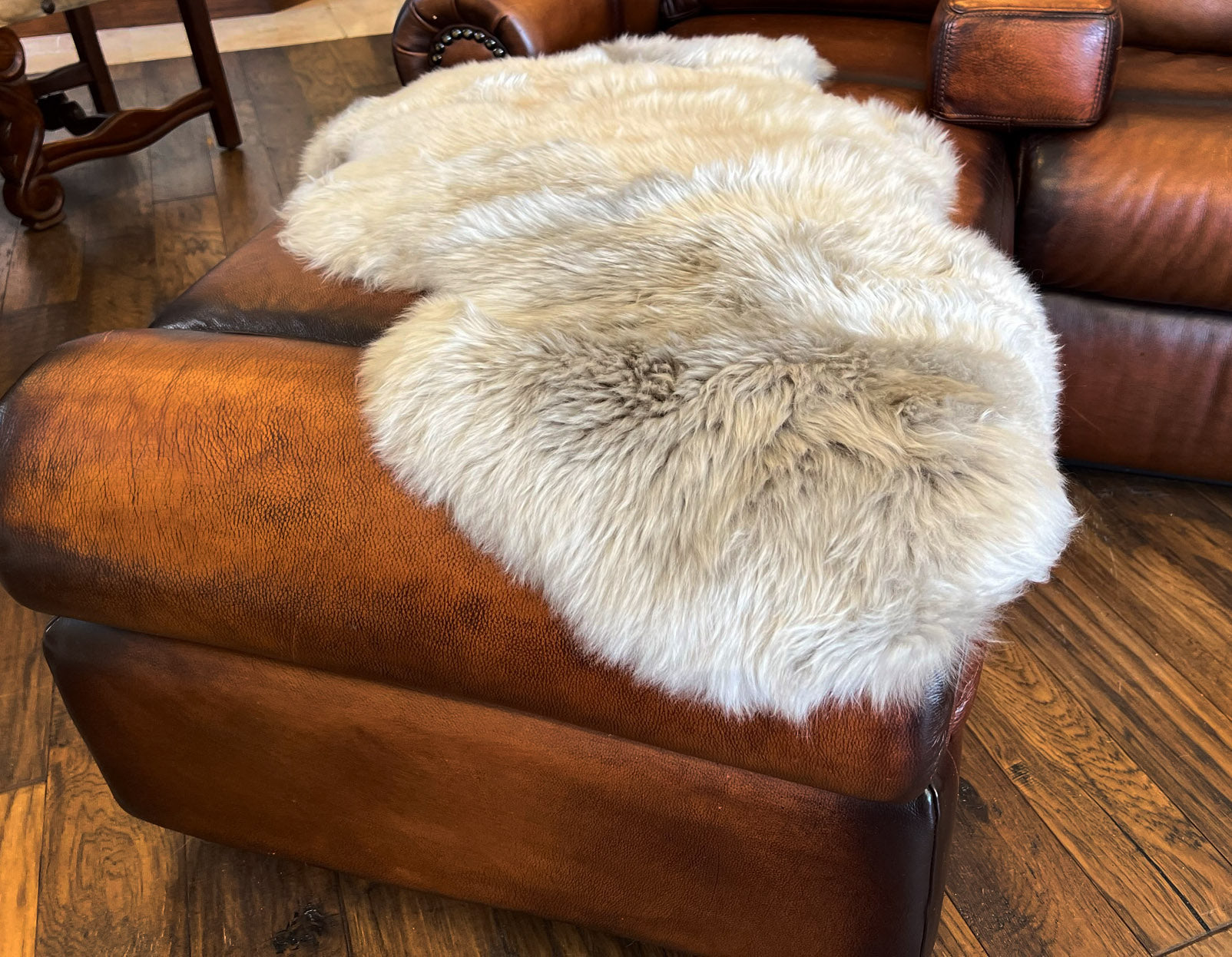 Dark Beige New Zealand Sheepskin 2' x 3' by Hudson Hides