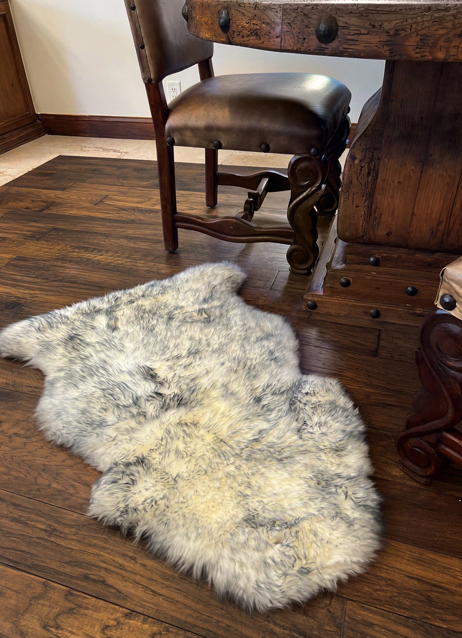 Gray Mist New Zealand Sheepskin 2' x 3' by Hudson Hides