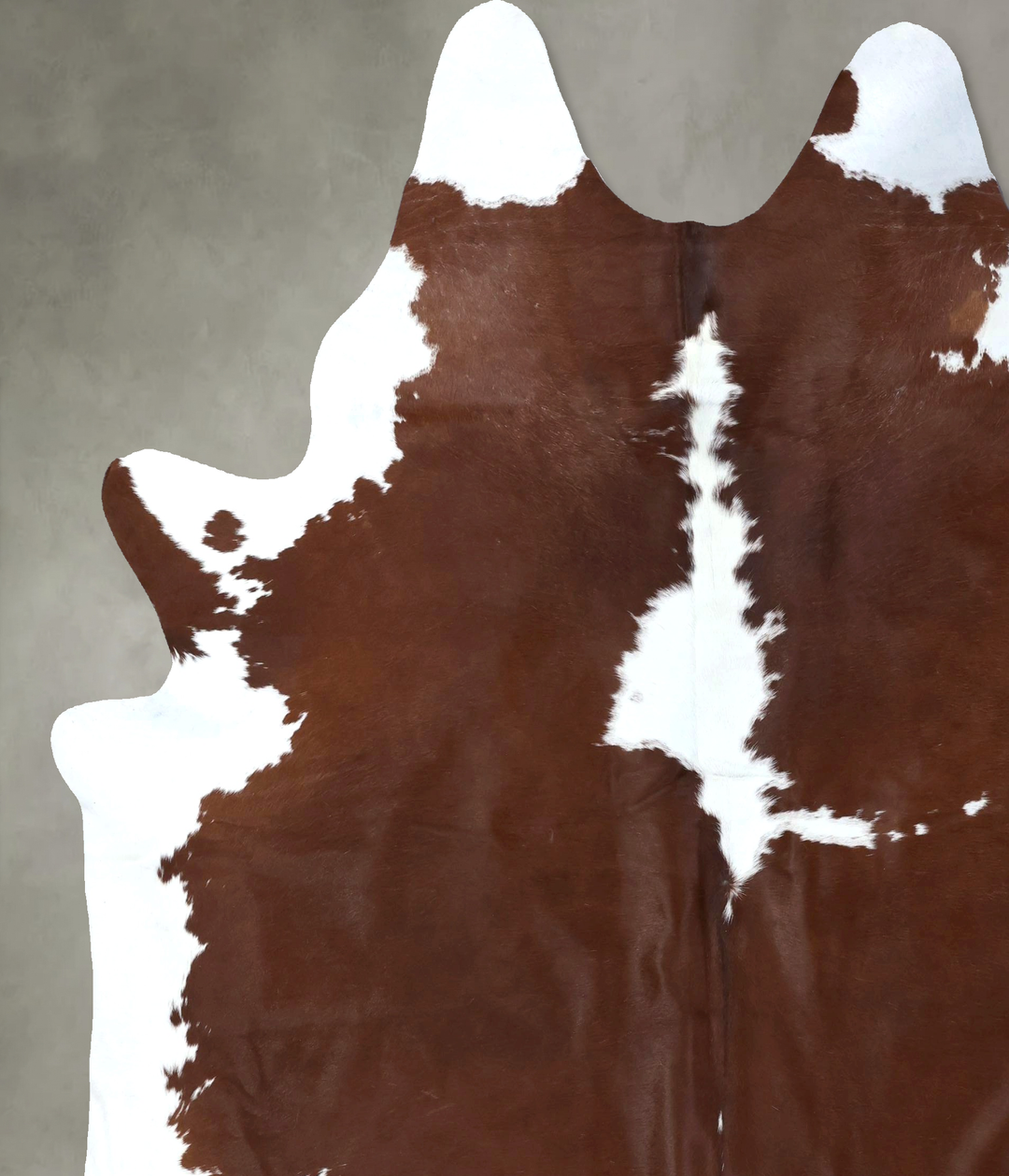 Hereford XX-Large Brazilian Cowhide Rug 8'10"H x 7'5"W #B19387 by Huds