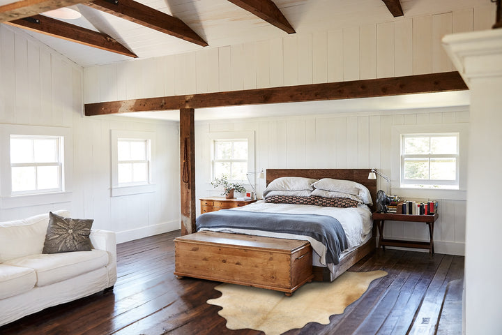 Palomino X-Large Brazilian Cowhide Rug 7'10"H x 5'11"W #B20396 by Hudson Hides