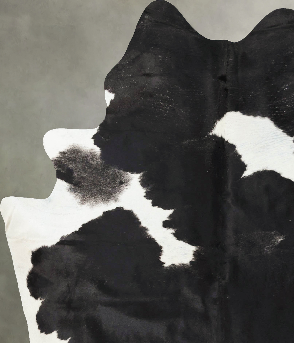 Black and White Cowhide Rug #B24351
