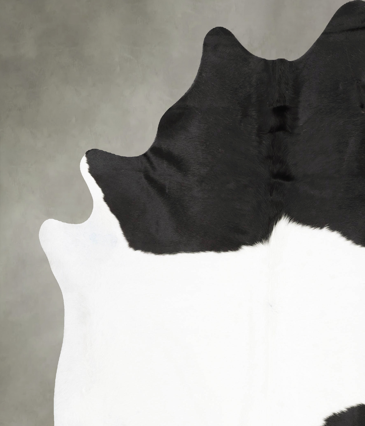 Black and White Cowhide Rug #B28335