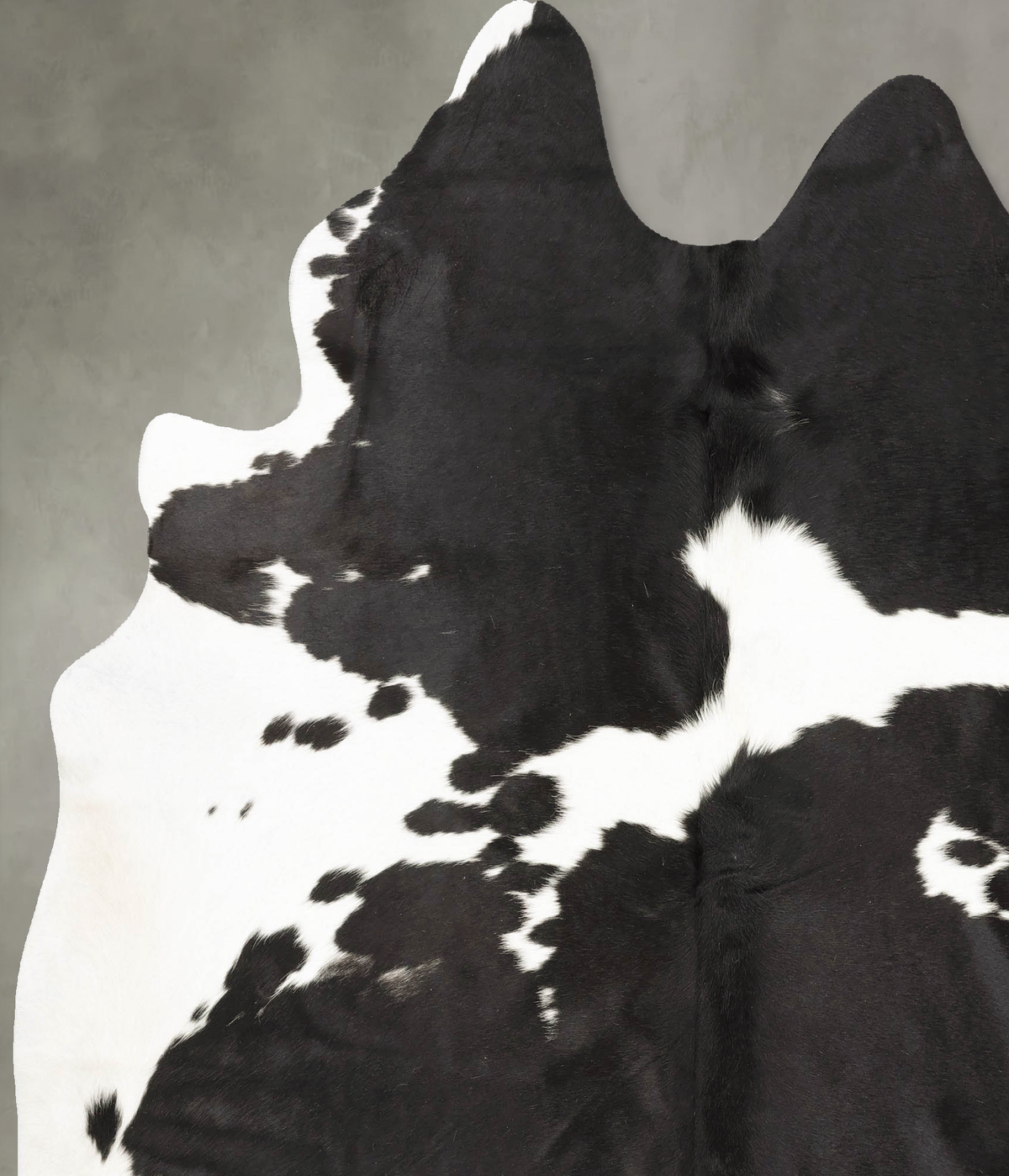 Black and White Cowhide Rug #B28379