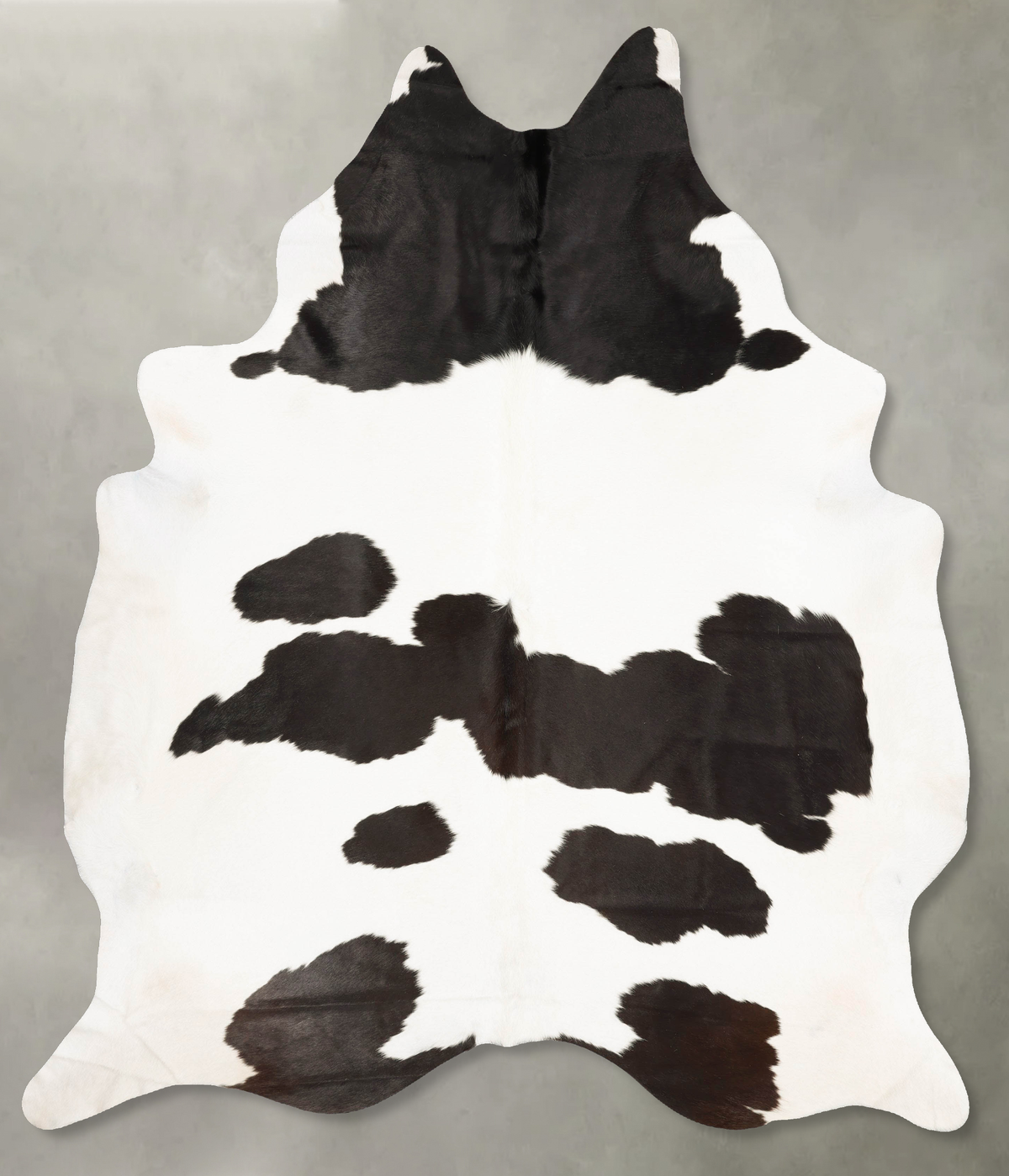 Black and White Cowhide Rug #B28671