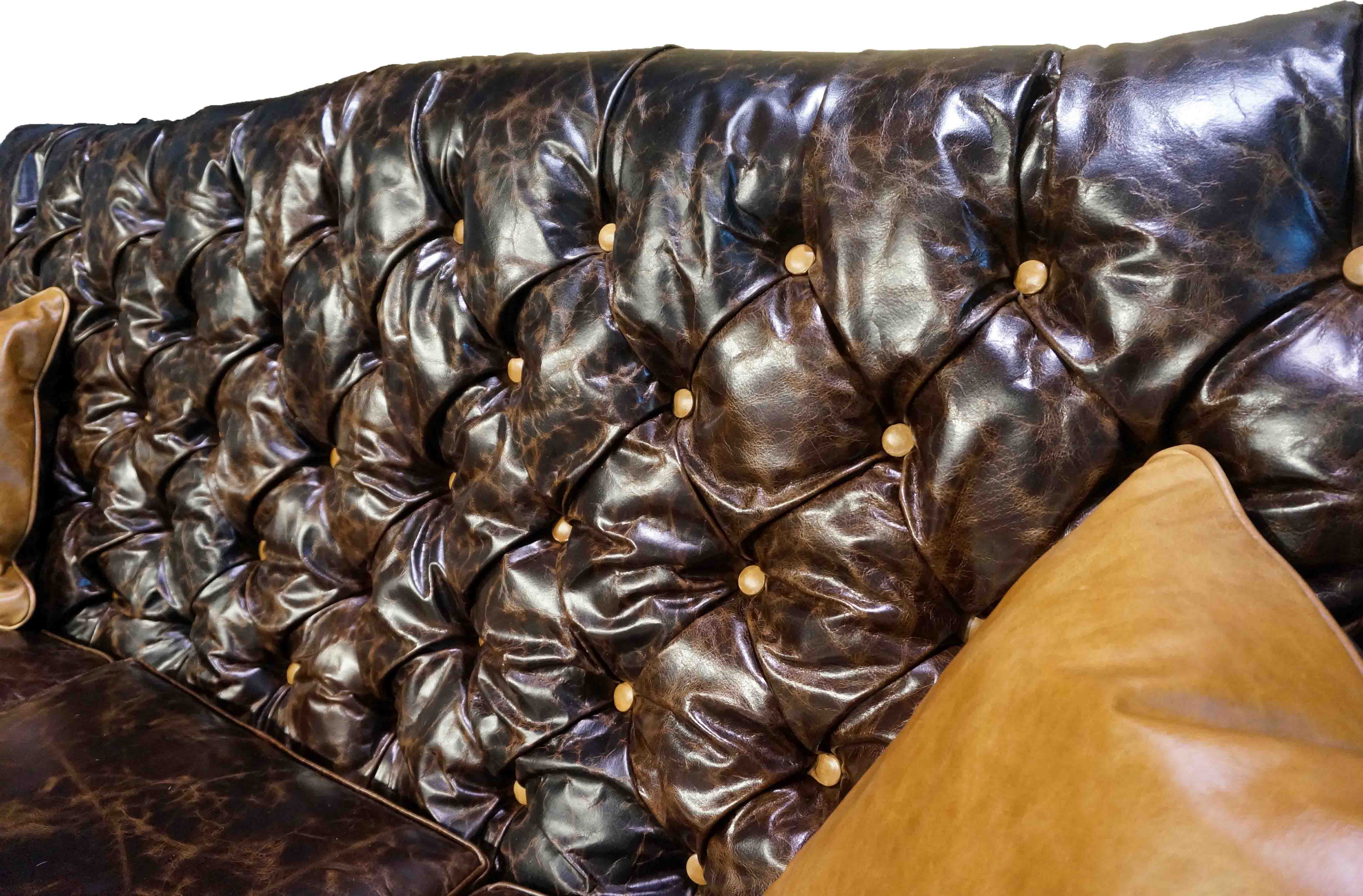 Medina 3 cushion tufted Sofa