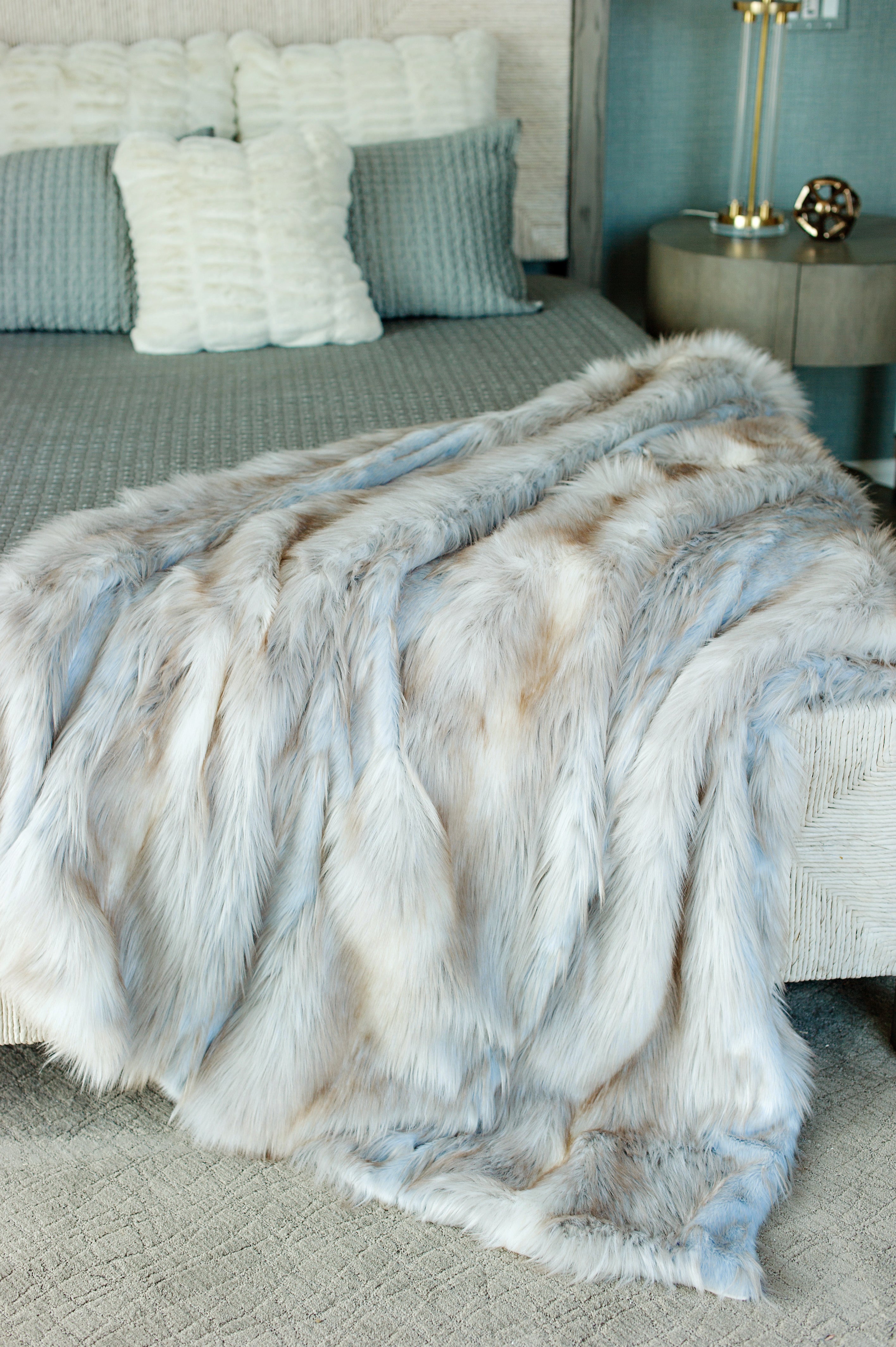 Siberian Fox Faux Fur Throw