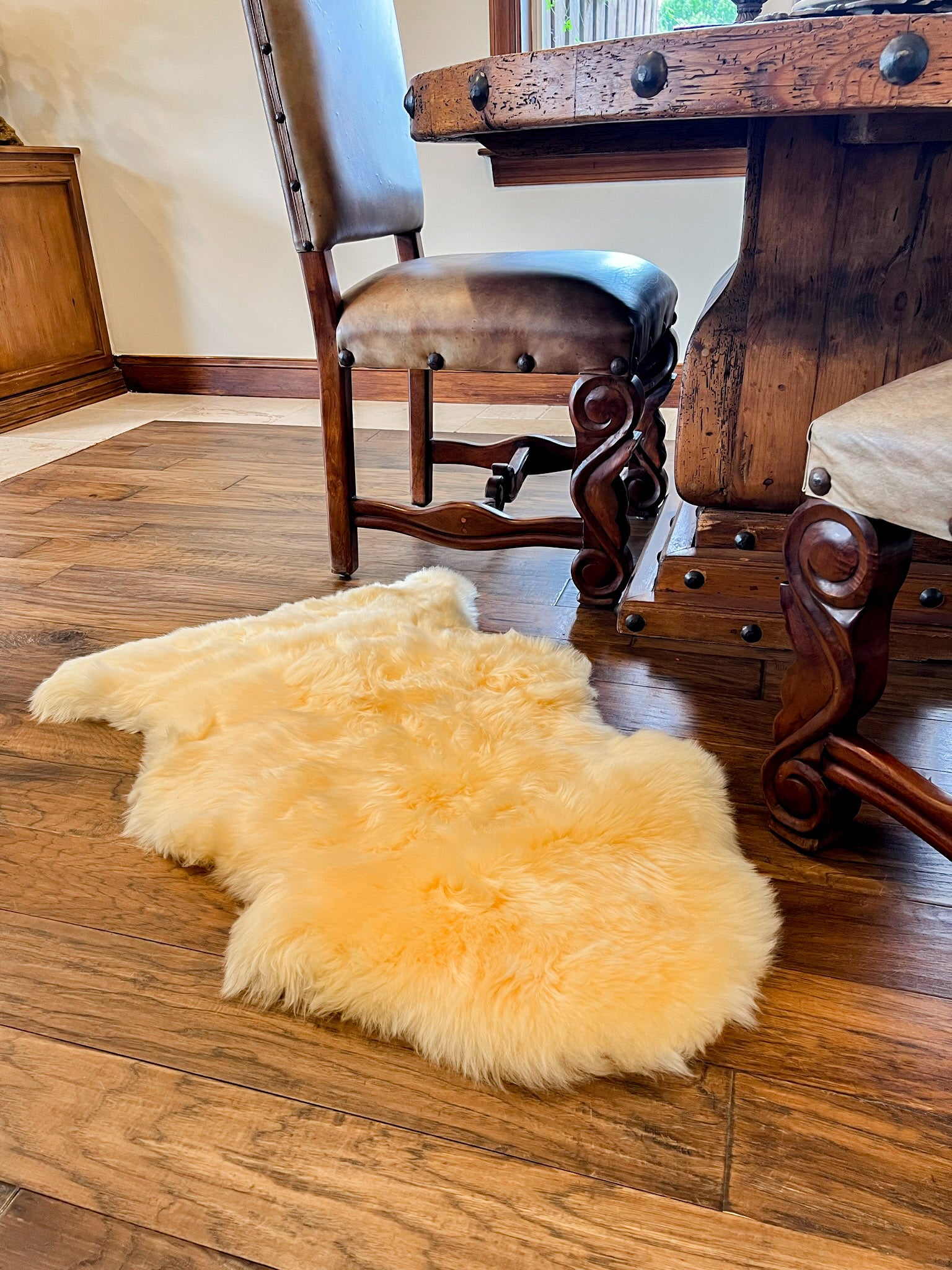 Cream New Zealand Sheepskin 2' x 3' by Hudson Hides