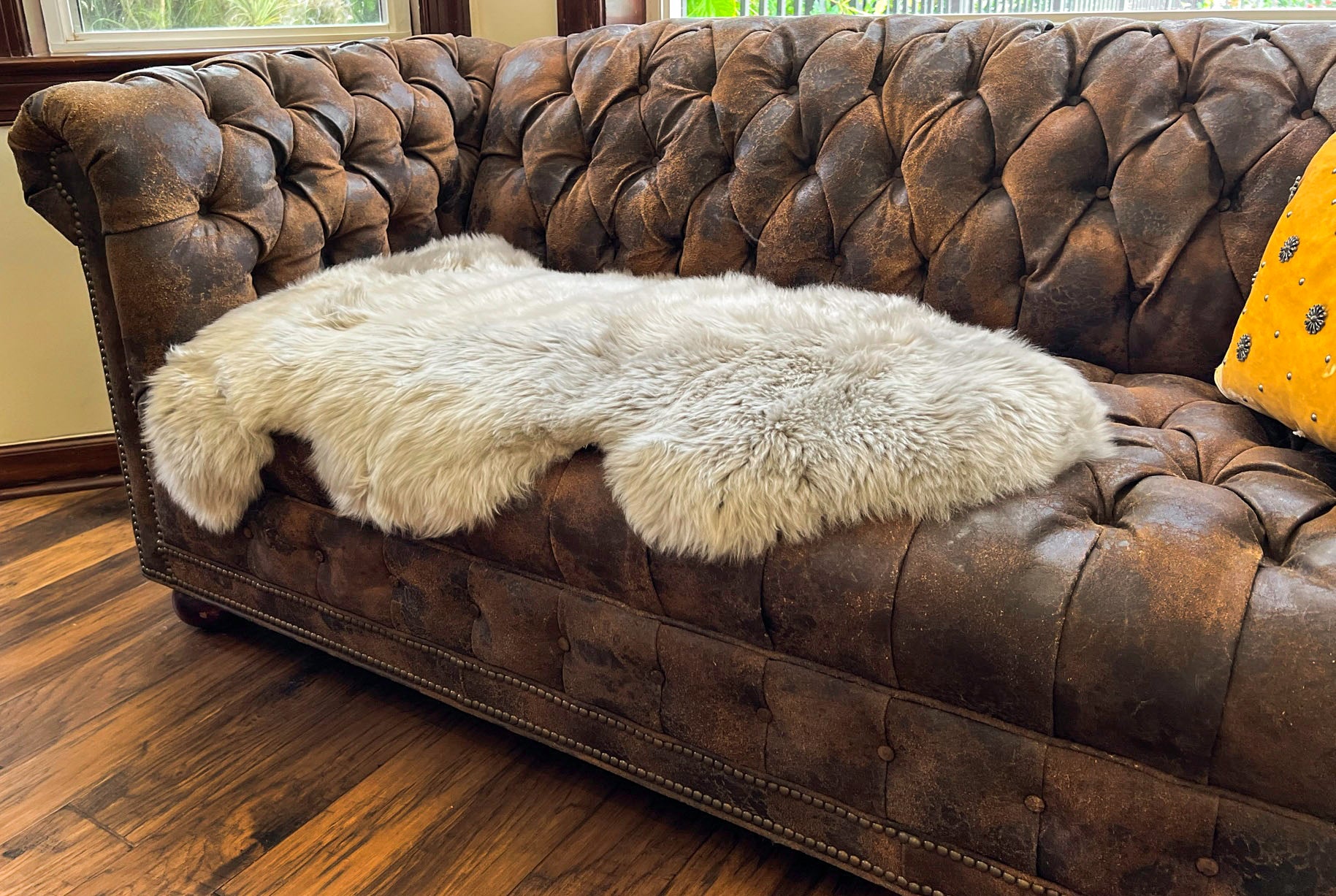 Dark Beige New Zealand Sheepskin 2' x 3' by Hudson Hides