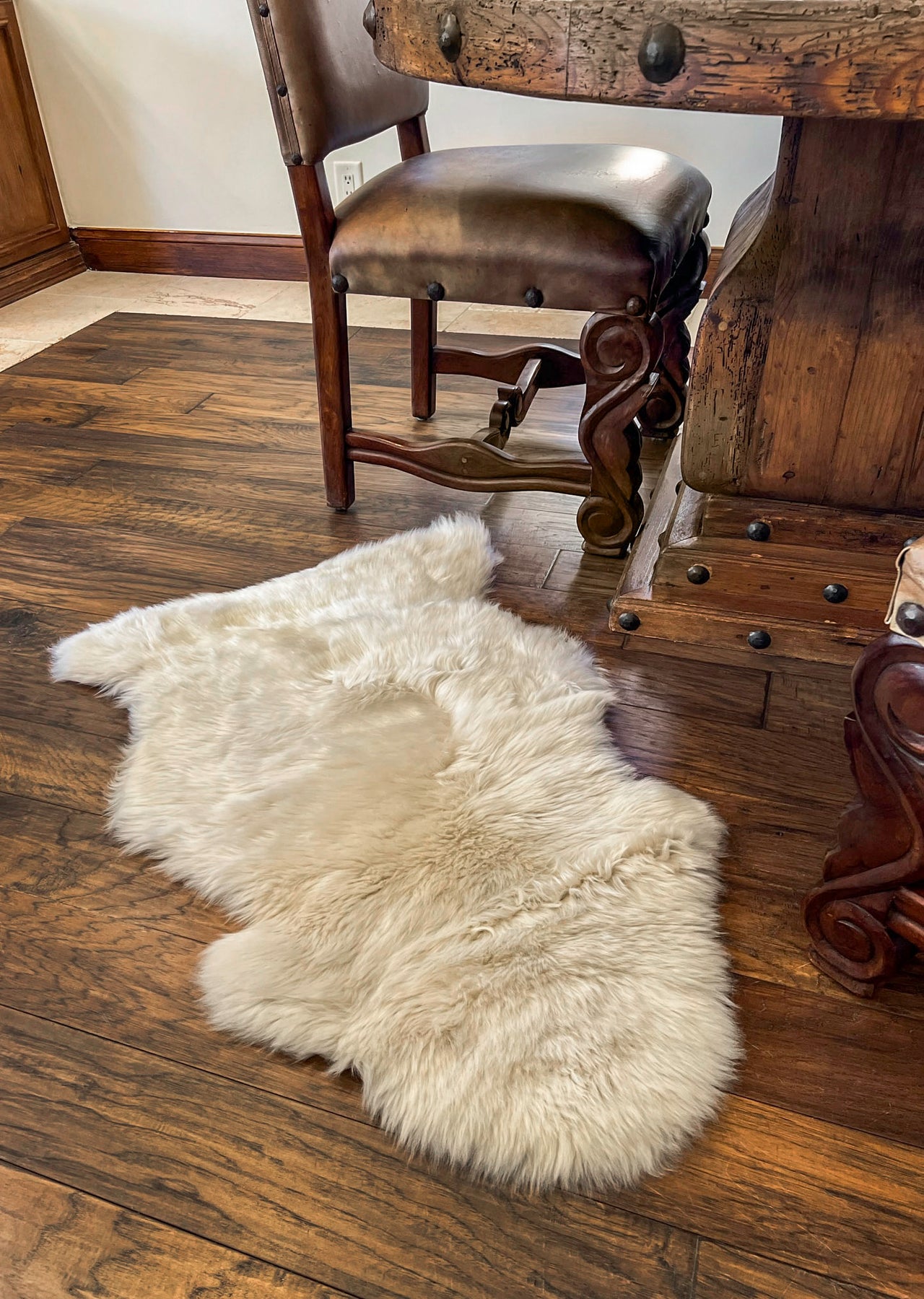 Linen New Zealand Sheepskin 2' x 3' by Hudson Hides Cowhides Direct