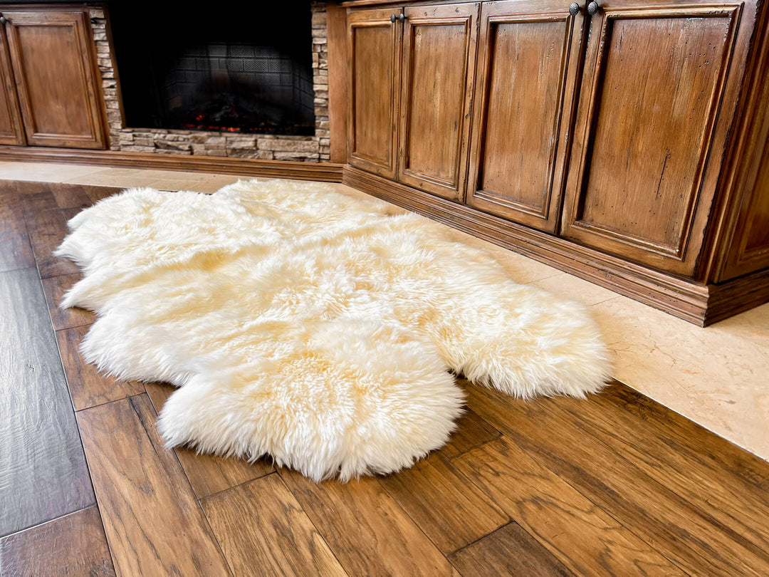 White New Zealand Sheepskin 4-Pelt 4' x 6' by Hudson Hides