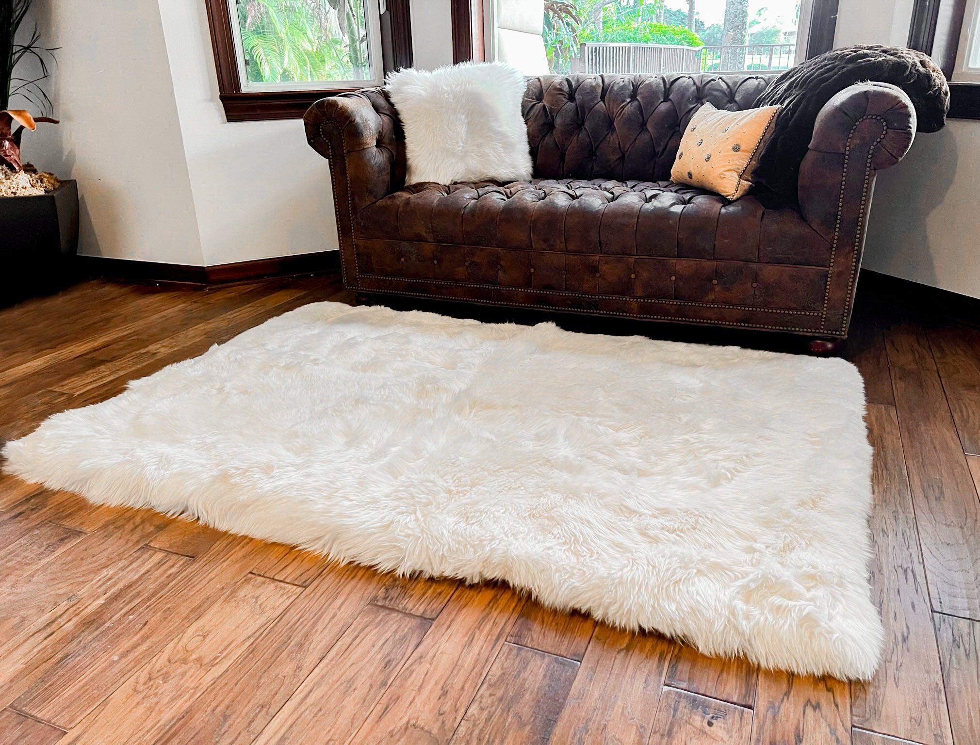 White New Zealand Sheepskin Area Rug 4' x 6' by Hudson Hides